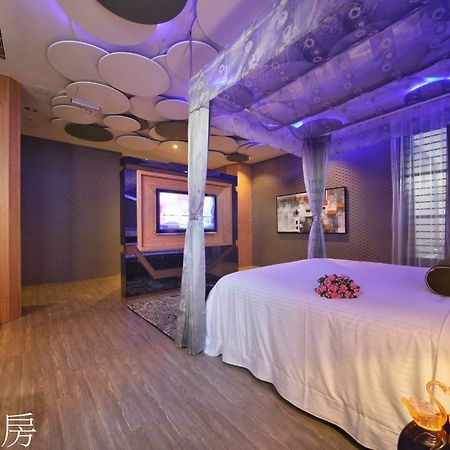 Doule Motel 台中市 エクステリア 写真