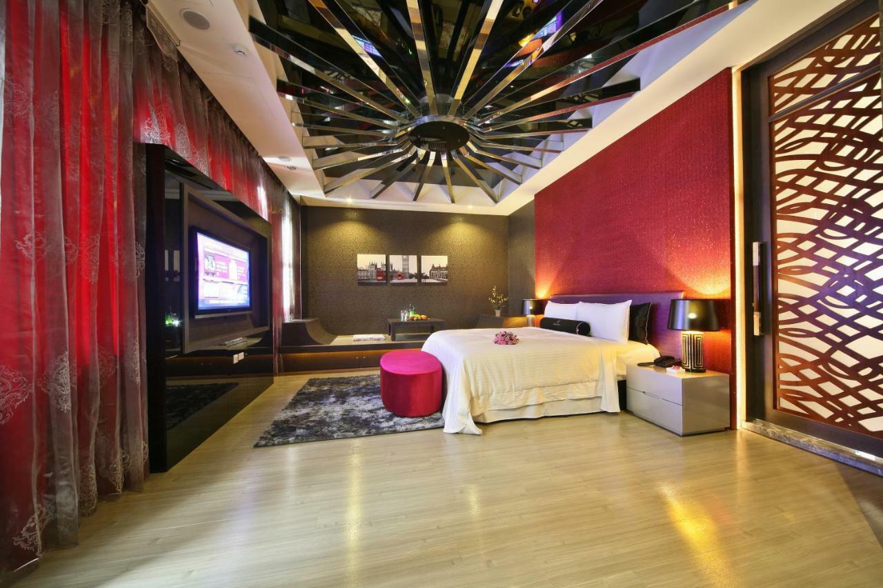 Doule Motel 台中市 エクステリア 写真