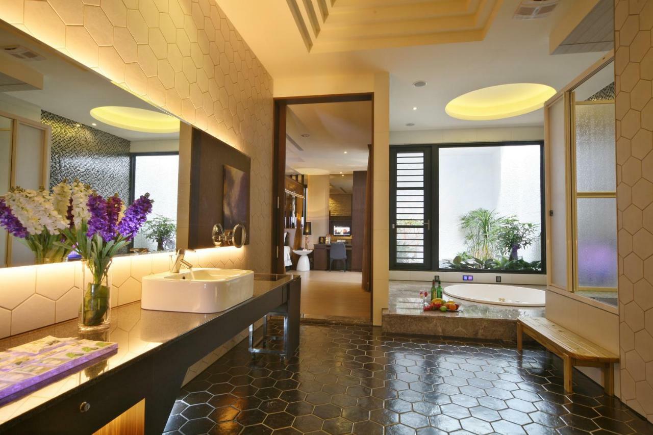 Doule Motel 台中市 エクステリア 写真
