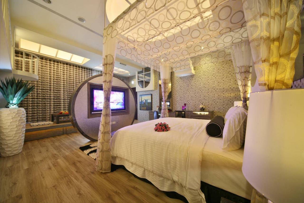 Doule Motel 台中市 エクステリア 写真