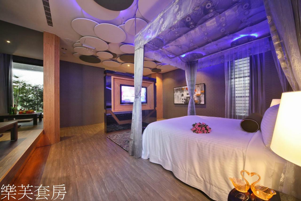 Doule Motel 台中市 エクステリア 写真