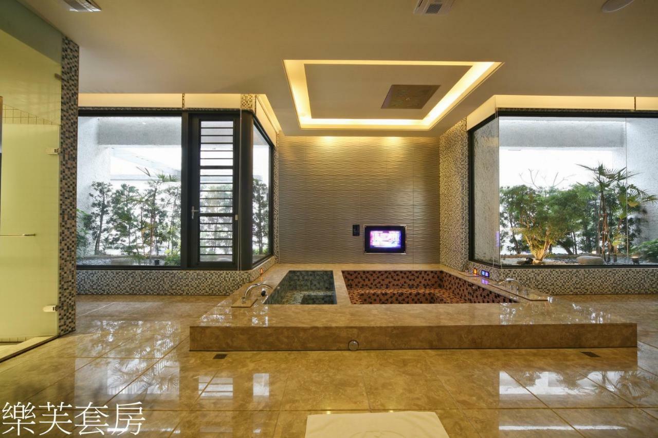 Doule Motel 台中市 エクステリア 写真