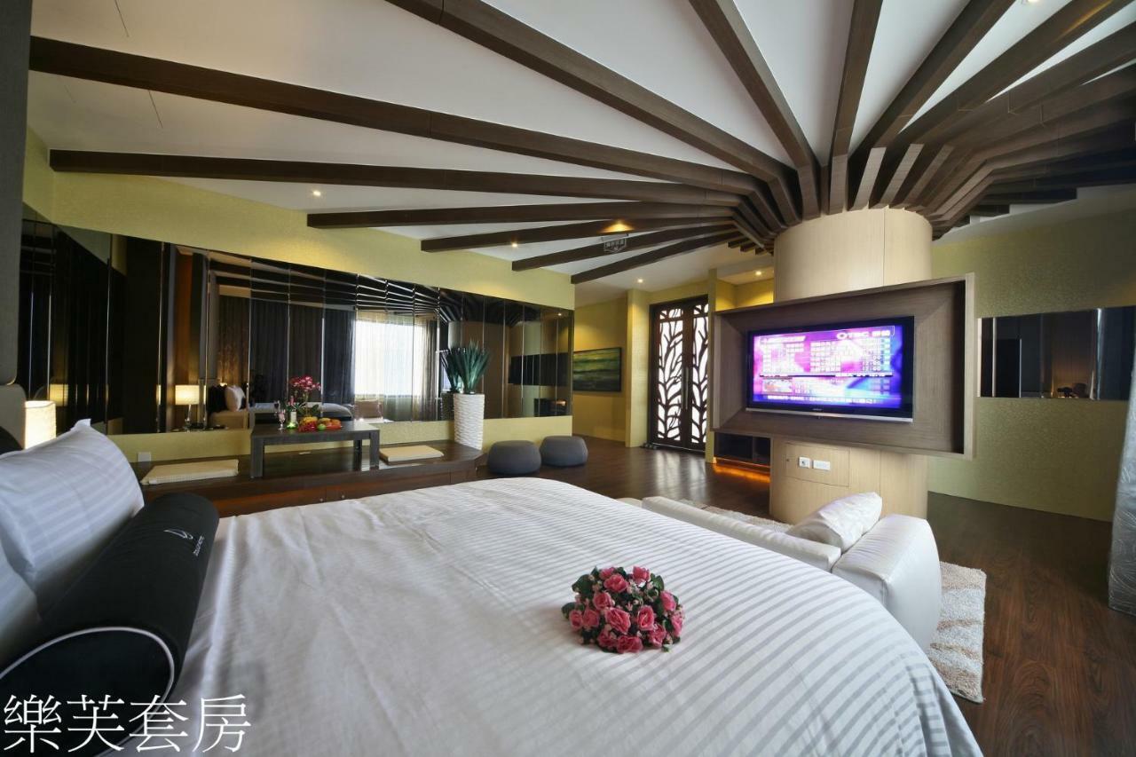 Doule Motel 台中市 エクステリア 写真