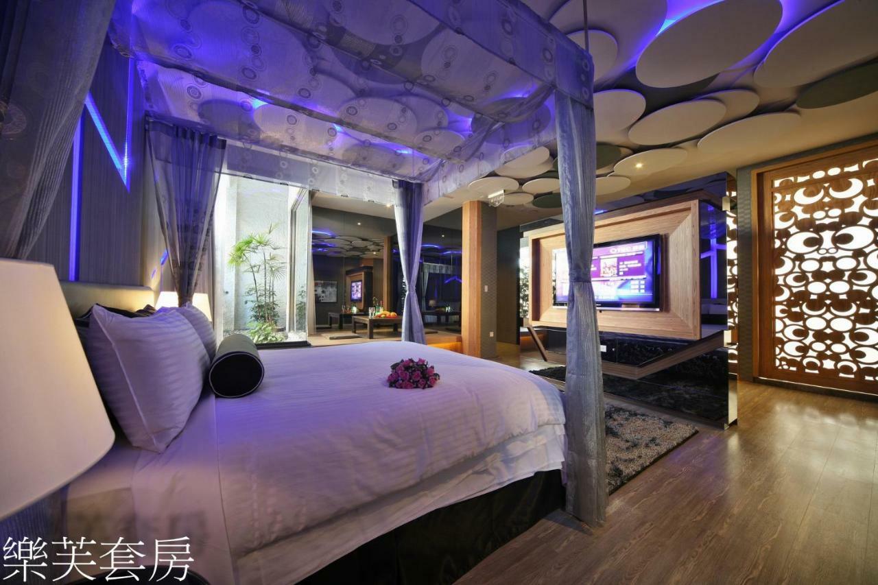 Doule Motel 台中市 エクステリア 写真