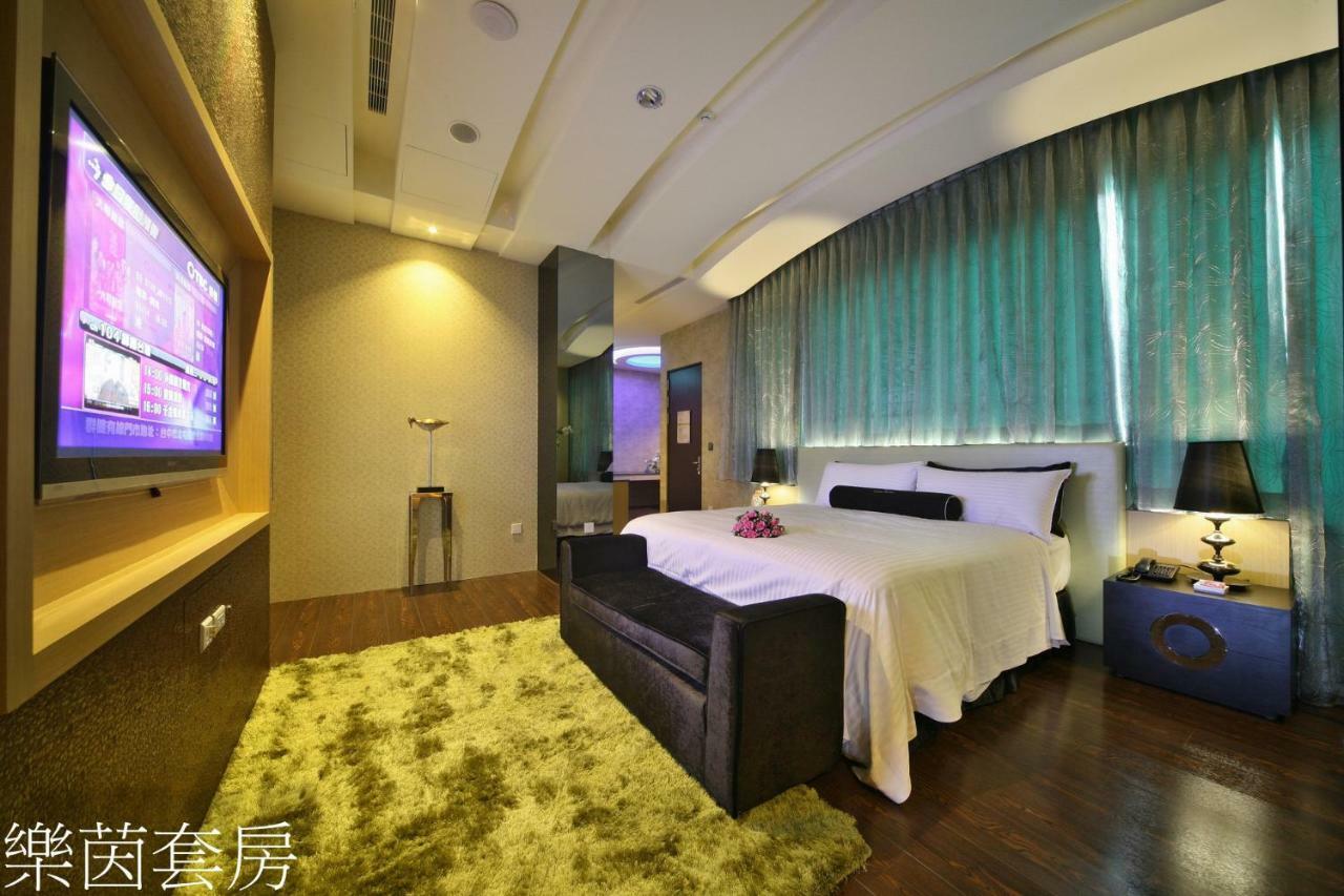 Doule Motel 台中市 エクステリア 写真