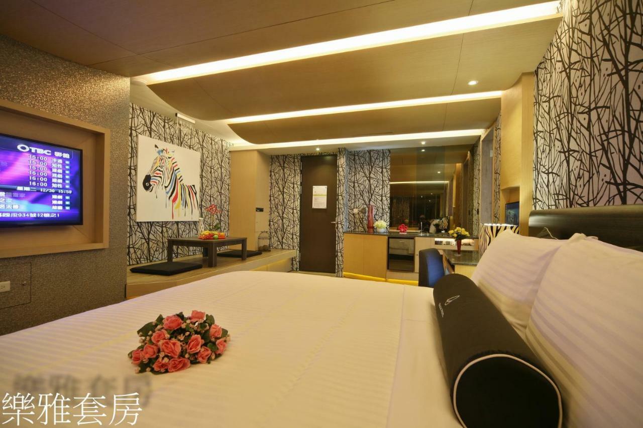 Doule Motel 台中市 エクステリア 写真