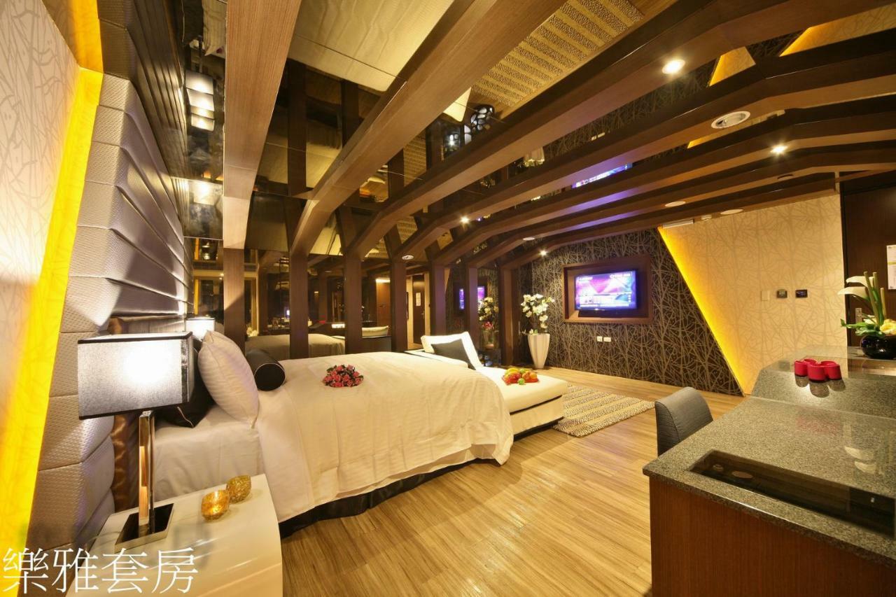 Doule Motel 台中市 エクステリア 写真