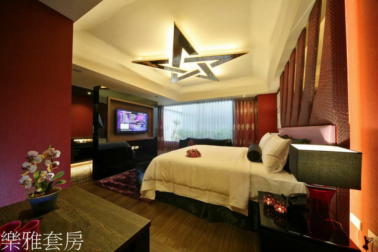 Doule Motel 台中市 エクステリア 写真