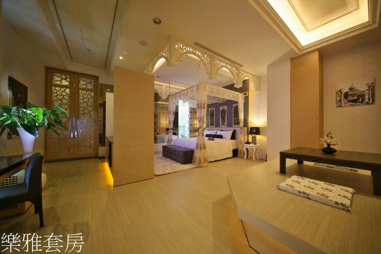 Doule Motel 台中市 エクステリア 写真
