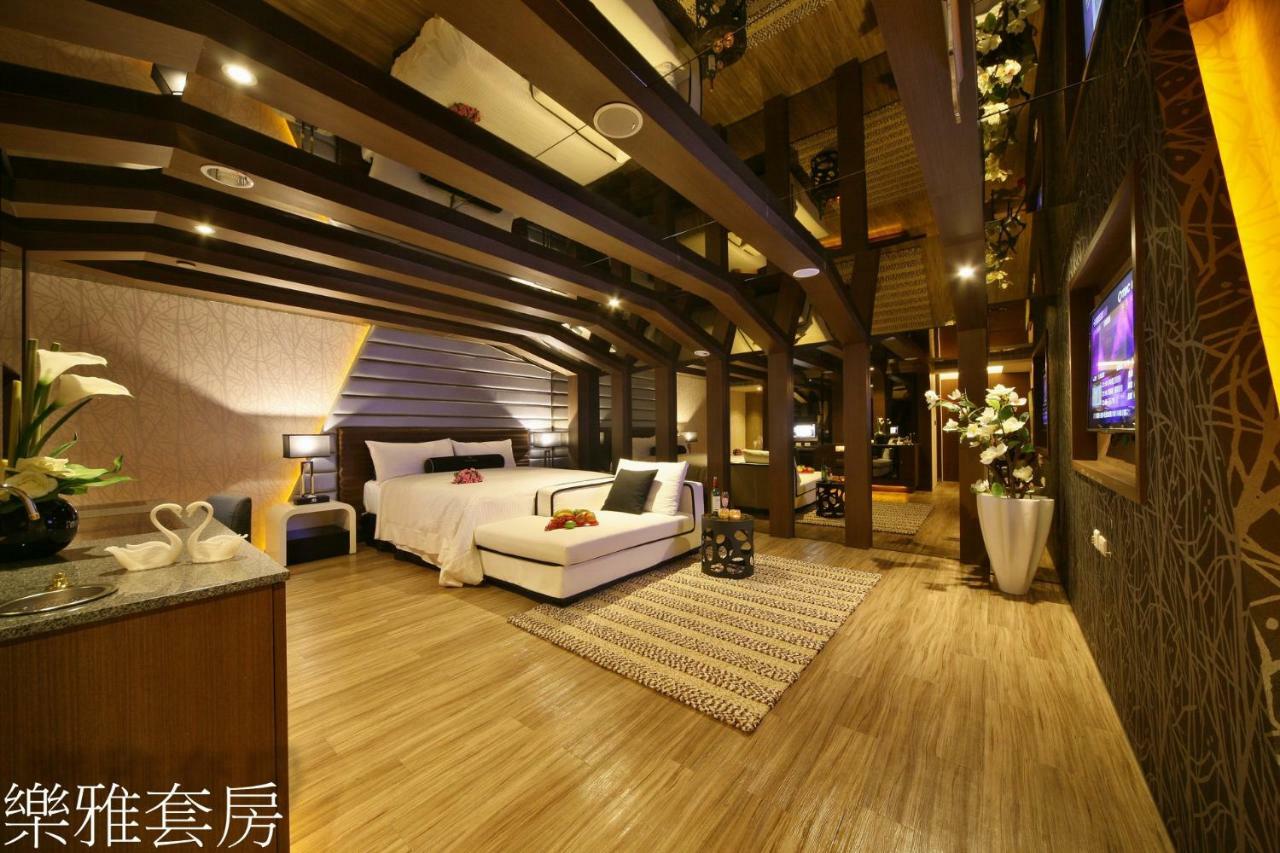 Doule Motel 台中市 エクステリア 写真