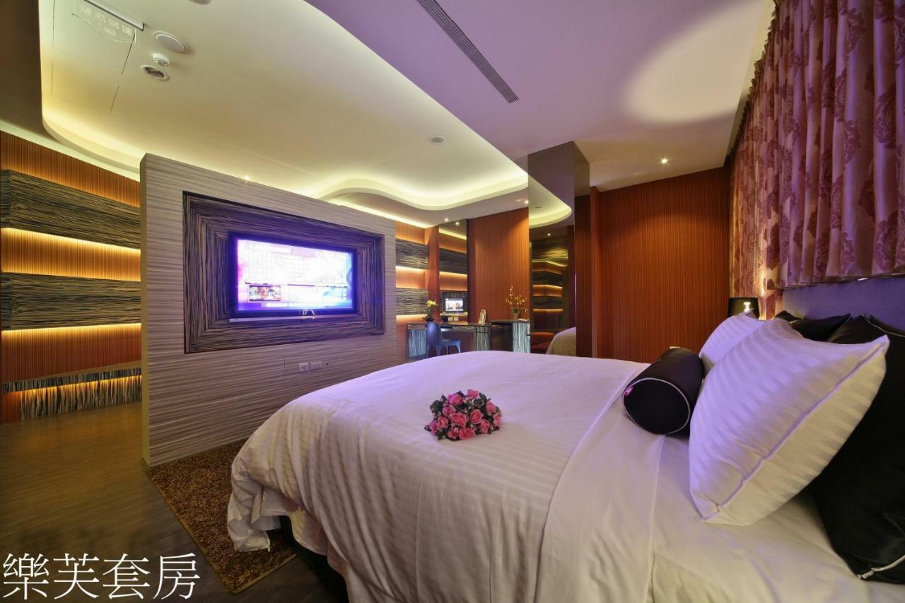 Doule Motel 台中市 エクステリア 写真