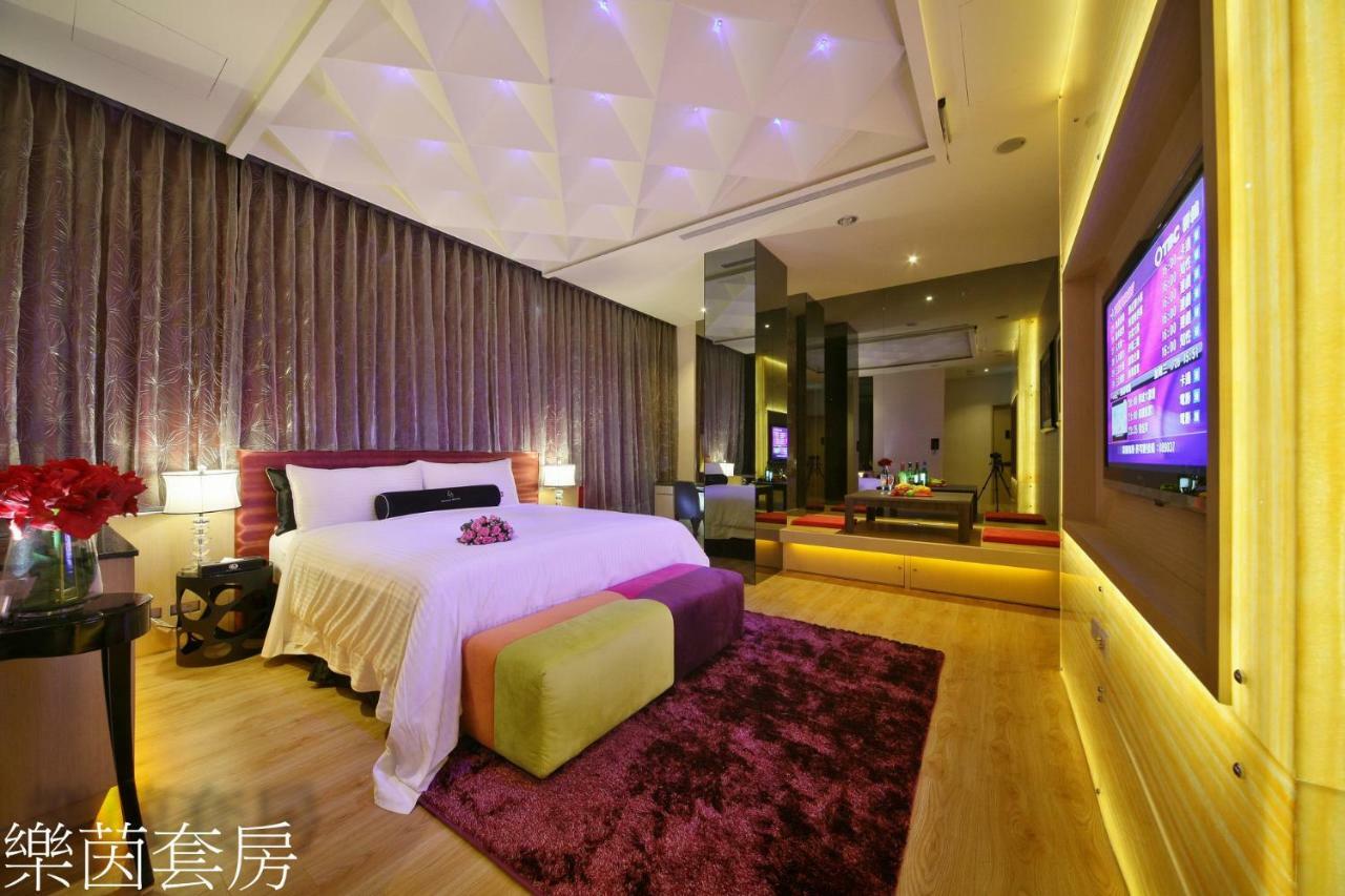 Doule Motel 台中市 エクステリア 写真
