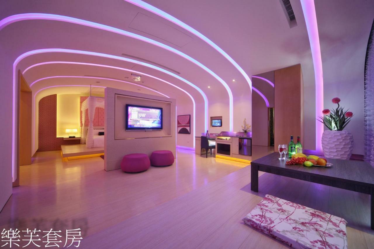 Doule Motel 台中市 エクステリア 写真